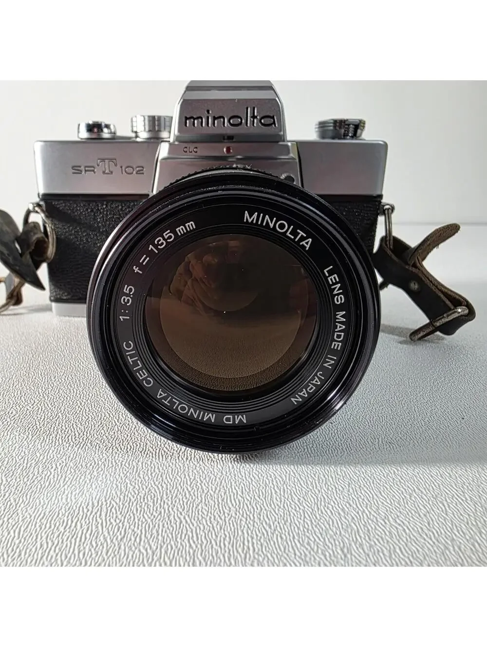 Minolta SRT 102 SLR Film Camera W/135mm MD Celtic f/3.5 Telephoto Lens